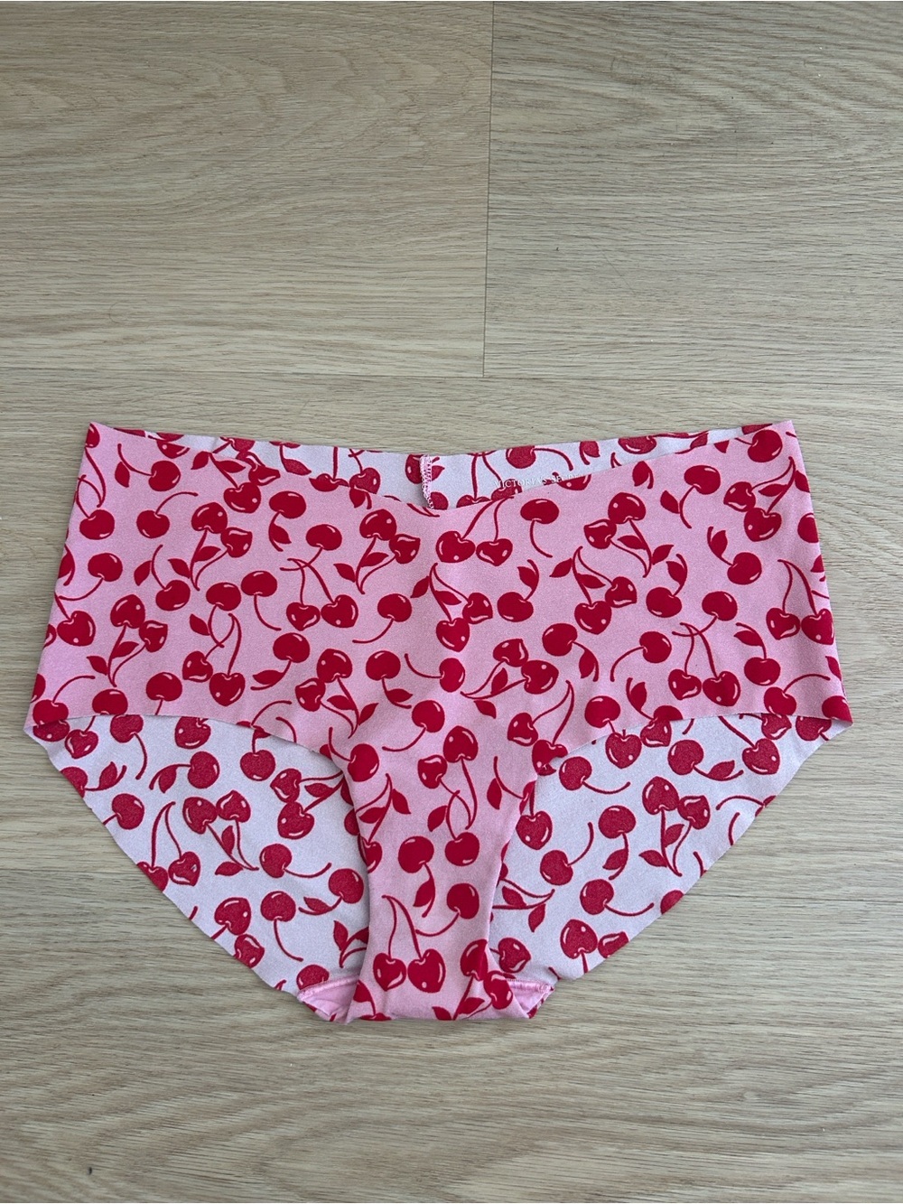 Victoria’s Secret Cherry Print No Show Seamless Hiphugger Panty L